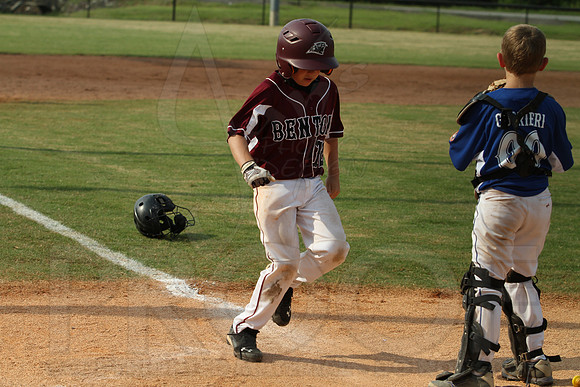 Benton-Midkiff vs. Bryant-Griffin 8 year old (Cal Ripken) 7-20-2014 (©Justin Manning) JWM_356