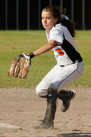 Ouachita @ Malvern Softball 5-6-2014 (© Justin Manning) JWM_0172