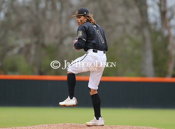 Dequeen @ Malvern baseball 3-18-22_JWM_0113