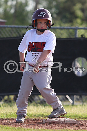 Bomb Squad vs Tigers 6-7 year old (Pitching Machine) 4-27-2015 (©Justin Manning) JWM_0152