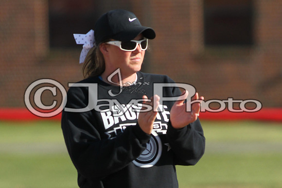 Bauxite @ Harmony Grove softball 4-21-2015 (©Justin Manning) JWM_0327