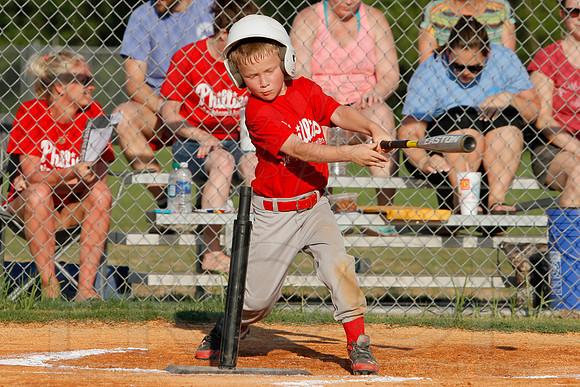 Phillies vs. Razorbacks 5-6 year old baseball 6-3-2014 (© Justin Manning) JWM_0100