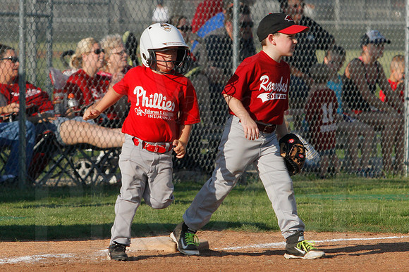 Phillies vs. Razorbacks 5-6 year old baseball 6-3-2014 (© Justin Manning) JWM_0094
