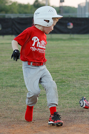 Phillies vs. Panthers 5-6 year old 5-6-2014 (© Justin Manning) JWM_0094