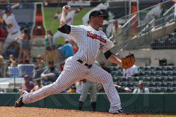 Northwest Arkansas Naturals @ Arkansas Travelers 9-2-13 (© Justin Manning) JWM0125