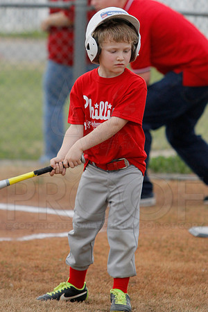 Phillies vs. Razorbacks 5-6 year old baseball 4-3-2014 (© Justin Manning) JWM_0008