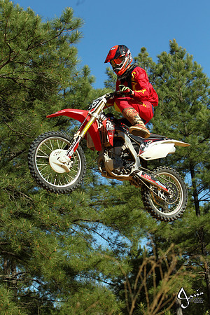 Devin Guthrie senior pictures_JWM_0182