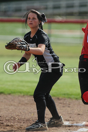 Bauxite @ Harmony Grove softball 4-21-2015 (©Justin Manning) JWM_0114