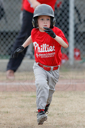 Phillies vs. Razorbacks 5-6 year old baseball 4-3-2014 (© Justin Manning) JWM_0194