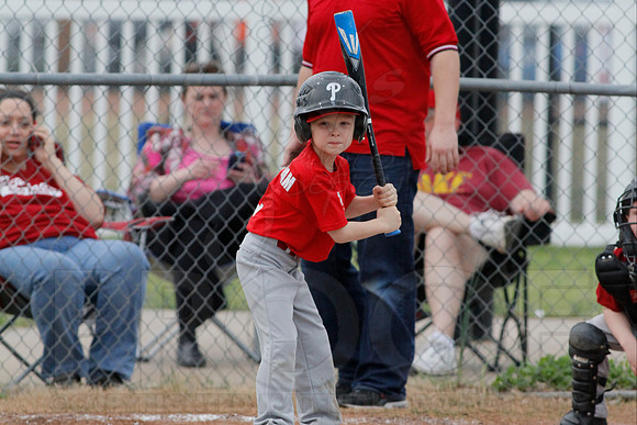 Phillies vs. Razorbacks 5-6 year old baseball 4-3-2014 (© Justin Manning) JWM_0208