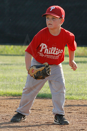Phillies vs. Razorbacks 5-6 year old baseball 6-3-2014 (© Justin Manning) JWM_0010