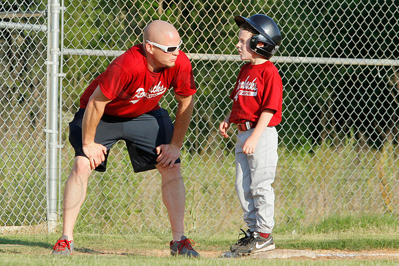 Phillies vs. Razorbacks 5-6 year old baseball 6-3-2014 (© Justin Manning) JWM_0174