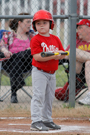 Phillies vs. Razorbacks 5-6 year old baseball 4-3-2014 (© Justin Manning) JWM_0251