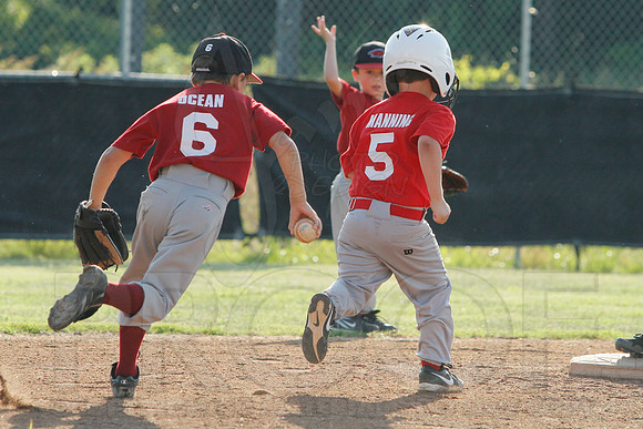 Phillies vs. Razorbacks 5-6 year old baseball 6-3-2014 (© Justin Manning) JWM_0044