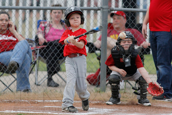 Phillies vs. Razorbacks 5-6 year old baseball 4-3-2014 (© Justin Manning) JWM_0216