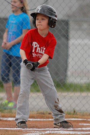 Phillies vs. Razorbacks 5-6 year old baseball 4-3-2014 (© Justin Manning) JWM_0021