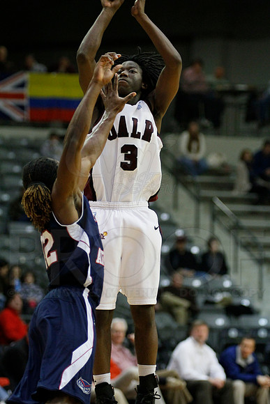 FAU @ UALR 1-24-13 (Justin Manning)0105