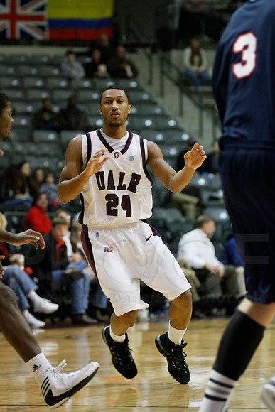 FAU @ UALR 1-24-13 (Justin Manning)0108