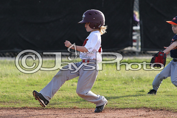 Bomb Squad vs Tigers 6-7 year old (Pitching Machine) 4-27-2015 (©Justin Manning) JWM_0104