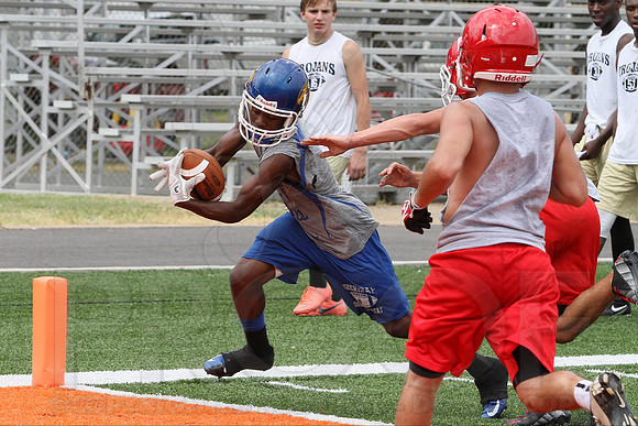 1st Annual James King 7 on 7 (Malvern) (� Justin Manning) JWM0260