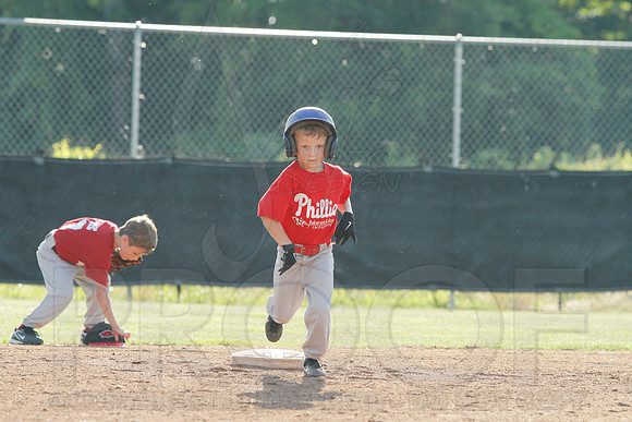 Phillies vs. Razorbacks 5-6 year old baseball 6-3-2014 (© Justin Manning) JWM_0064