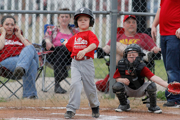 Phillies vs. Razorbacks 5-6 year old baseball 4-3-2014 (© Justin Manning) JWM_0218