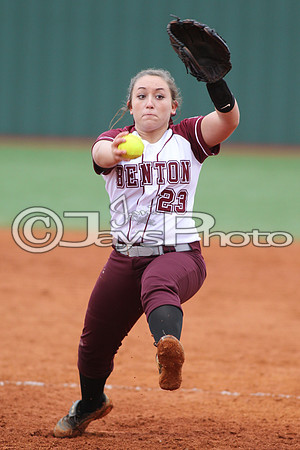 Cabot @ Benton Softball 3-10-2015 (©Justin Manning) JWM_0357