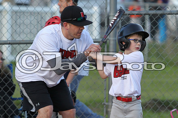 Bomb Squad vs Tigers 6-7 year old (Pitching Machine) 4-27-2015 (©Justin Manning) JWM_0058