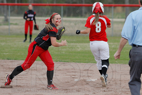 Harmony Grove @ Glen Rose softball 3-31-2014 (© Justin Manning) JWM_0123