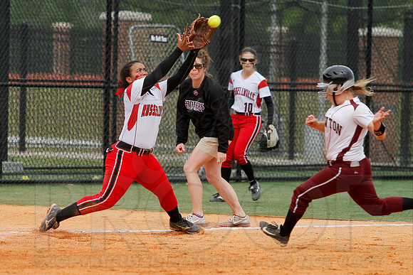Benton vs. Russellville State Simi-Finals 5-17-2014 (© Justin Manning) JWM_0455