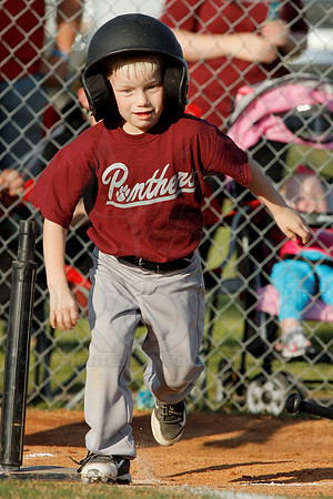 Panthers @ Mets 5-6 year old baseball 4-22-2014 (© Justin Manning) JWM_0061