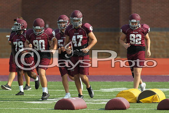 Benton Football Practice 8-4-17_JWM00196