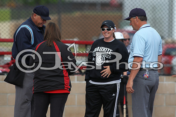 Bauxite @ Harmony Grove softball 4-21-2015 (©Justin Manning) JWM_0013