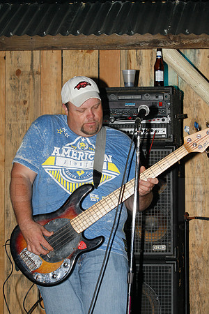Midnight Hurricanes live at Boogies Bar and Grill 6-15-2014 (© Justin Manning) JWM_0261