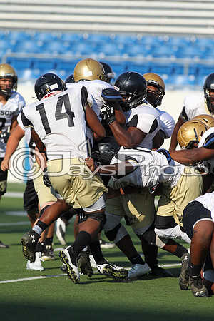 War Memorial Football Team Camp 7-28-2015 (©Justin Manning) JWM_0020