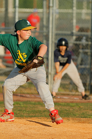 Thunder vs. A's 9-10 year old baseball 4-22-2014 (© Justin Manning) JWM_0025