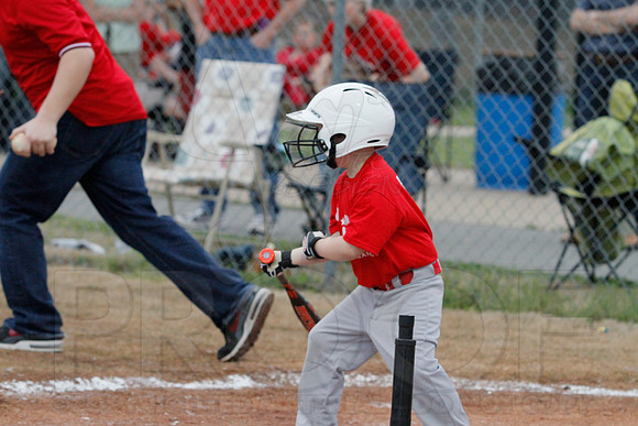 Phillies vs. Razorbacks 5-6 year old baseball 4-3-2014 (© Justin Manning) JWM_0296