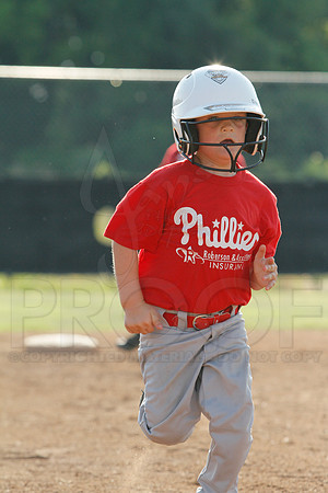 Phillies vs. Razorbacks 5-6 year old baseball 6-3-2014 (© Justin Manning) JWM_0037