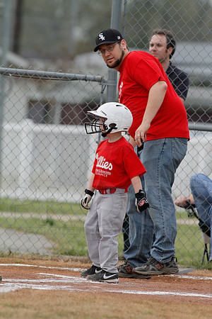 Phillies vs. Razorbacks 5-6 year old baseball 4-3-2014 (© Justin Manning) JWM_0176