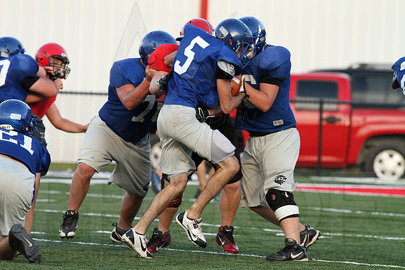 Harmony Grove Football Team Camp (Practice) 7-15-2014 (©Justin Manning) JWM_306