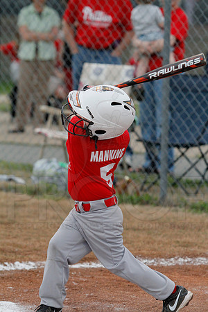 Phillies vs. Razorbacks 5-6 year old baseball 4-3-2014 (© Justin Manning) JWM_0288