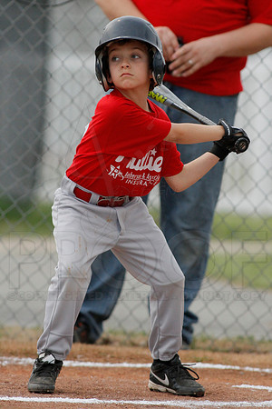 Phillies vs. Razorbacks 5-6 year old baseball 4-3-2014 (© Justin Manning) JWM_0141