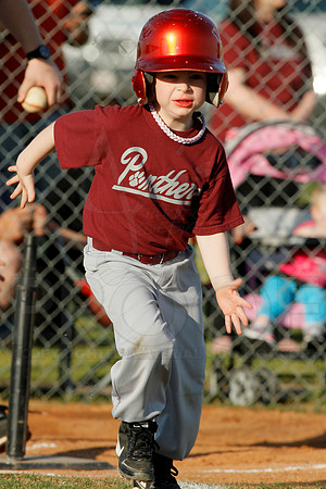 Panthers @ Mets 5-6 year old baseball 4-22-2014 (© Justin Manning) JWM_0107