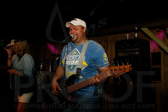 Midnight Hurricanes live at Boogies Bar and Grill 6-15-2014 (© Justin Manning) JWM_0285