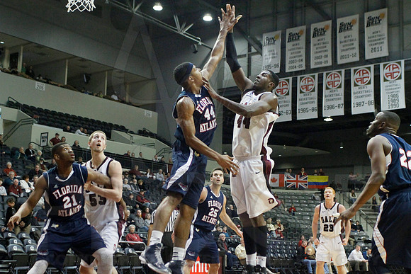 FAU @ UALR 1-24-13 (Justin Manning)0030