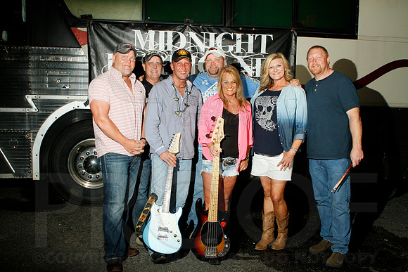 Midnight Hurricanes live at Boogies Bar and Grill 6-14-2014 (© Justin Manning) JWM_0020