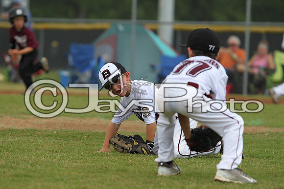 Benton (Cobb) vs. Benton 5-6 year old All-Stars 6-14-2015 (©Justin Manning) JWM_0078