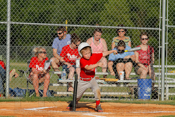 Phillies vs. Razorbacks 5-6 year old baseball 6-3-2014 (© Justin Manning) JWM_0101