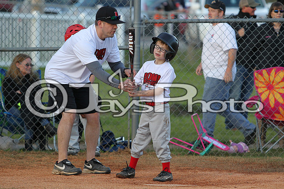 Bomb Squad vs Tigers 6-7 year old (Pitching Machine) 4-27-2015 (©Justin Manning) JWM_0054