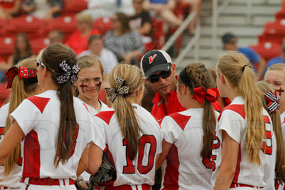 5A State Softball Finals Vilonia vs. White Hall 5-23-2014 (© Justin Manning) JWM_0203